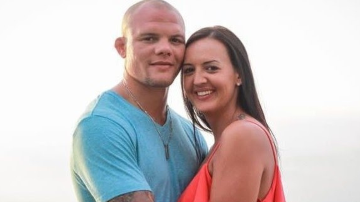 Anthony Smith and His Wife: Relationship Details (Discover More About Their Love Story)